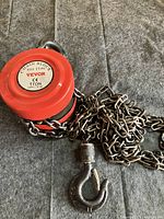 Overall view of Vevor chain block hoist with chain and lower hook