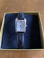 Watch in presentation box, full view