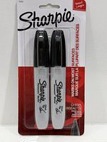 Front view of sealed Sharpie 2-pack blister showing both markers, branding and tip type