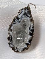 Front view showing druzy centre and agate banding