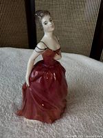 Front three-quarter view of entire figurine