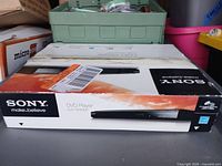 Front of Sony DVP-SR200P retail box