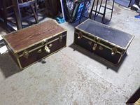 Both trunks closed, top view