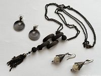 Full lot: necklace, disc earrings, pearl dangle earrings