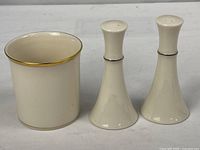 Pencil cup and both shakers full view