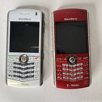 Front view of both Pearl phones showing keypads and screens