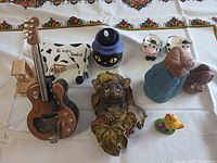 Overview of all 11 decorative items on table