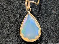 Close view of opal pendant front