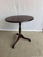 Full view of table assembled with top horizontal