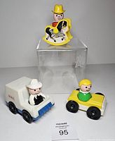 Front view showing all figures and vehicles together