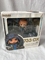 Front of original Good Smile Nendoroid 733-DX Link box showing window and figure inside, visible box creasing