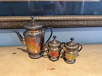 Front view of full three-piece set