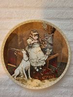 Front view of plate showing artwork and rim