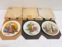 Three plates with boxes displayed