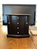 closed jewelry box front view