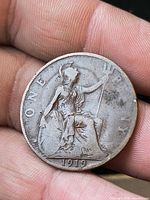 Reverse showing Britannia and date 1919