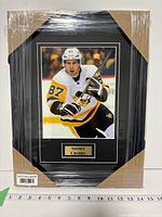 Front view of sealed framed Sidney Crosby 8x10 photograph