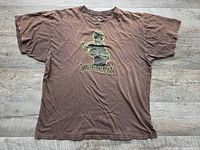 Front view showing graphic and overall wear