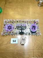 Plate and crystal dreidel overview with lot number