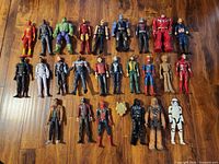 Full lot overview, 25 figures and voice box laid out on floor