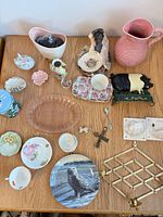 Full layout of all decorative items on tabletop