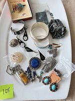 Overview of all jewellery pieces on platter