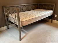 Daybed with one mattress on top frame