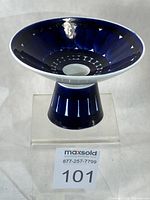 Top view showing Valencia pattern and candle well