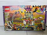 Front of sealed LEGO Friends 41352 box showing artwork and piece count