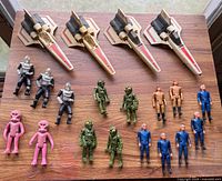 Full lot layout: three Viper ships and all action figures