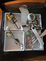 Full lot overview with bowls, utensils and napkin rings