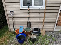 Full lot showing four tools, five planters, kneeling pad, copper supports