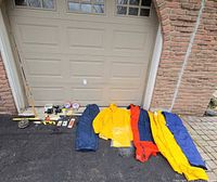 Overview of all items in lot against garage door