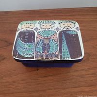 Lid showing Three Wise Men illustration