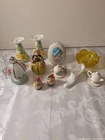 full group view of all decorative items