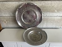 Both hammered aluminum trays front view