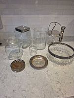 overview of all glass, crystal and silver-plated items