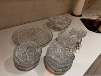Group view showing tray, large bowl and small bowls