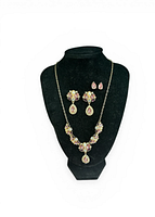 Complete jewellery set on display bust