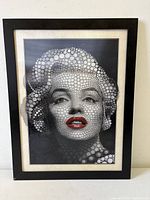 Front view of framed Marilyn Monroe lenticular portrait