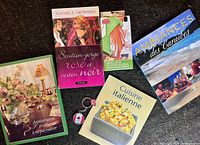 Vue d’ensemble des cinq livres et du porte-clé