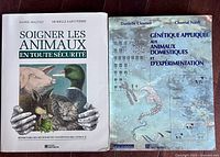 Front covers of both French veterinary textbooks