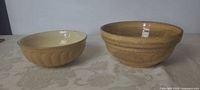 Both mixing bowls side by side, exterior view
