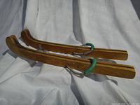 top view of both wooden blade guards showing grooves and springs