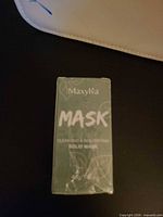 Front of sealed Maxylva solid mask box