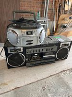 Both units stacked, showing overall form and relative size