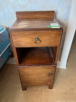 Front view of nightstand closed