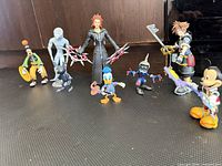 Group shot of all eight Kingdom Hearts figures