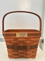 Front of basket showing tag and handle