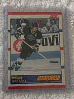Front of Wayne Gretzky Score Magician card in sleeve